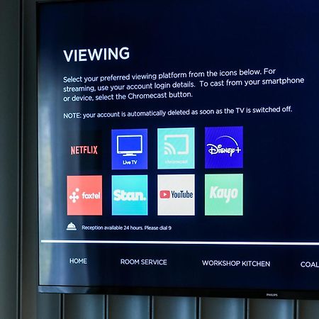 Powerhouse Hotel Tamworth By Rydges Luaran gambar A television with a built-in Chromecast