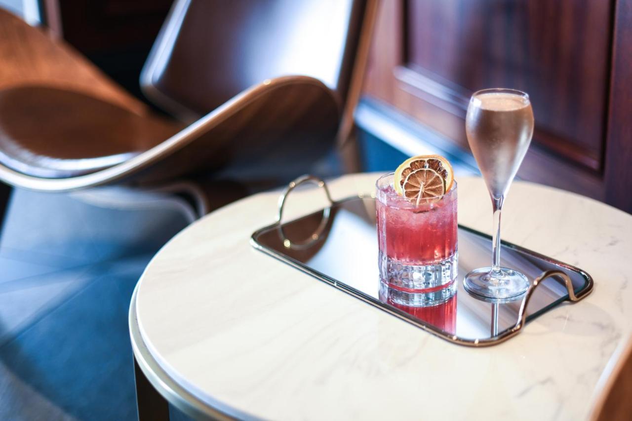 Powerhouse Hotel Tamworth By Rydges Luaran gambar A Pink Lady cocktail