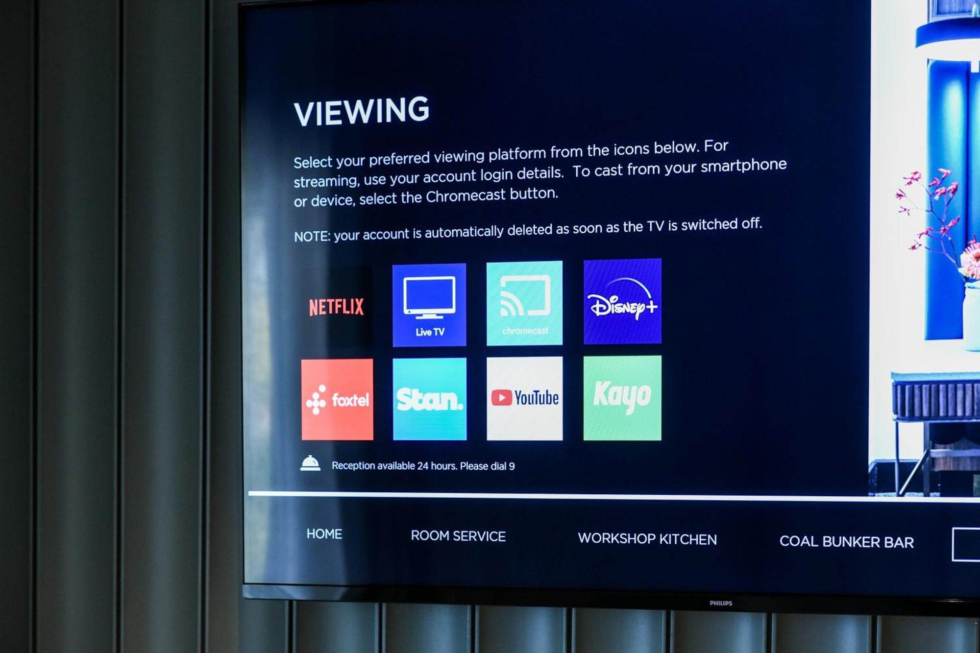 Powerhouse Hotel Tamworth By Rydges Luaran gambar A television with a built-in Chromecast