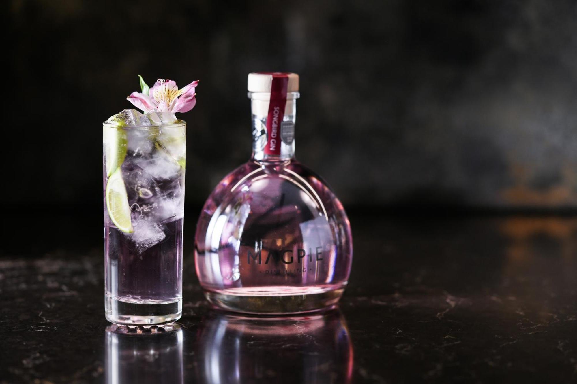 Powerhouse Hotel Tamworth By Rydges Luaran gambar A bottle of Pink Gin