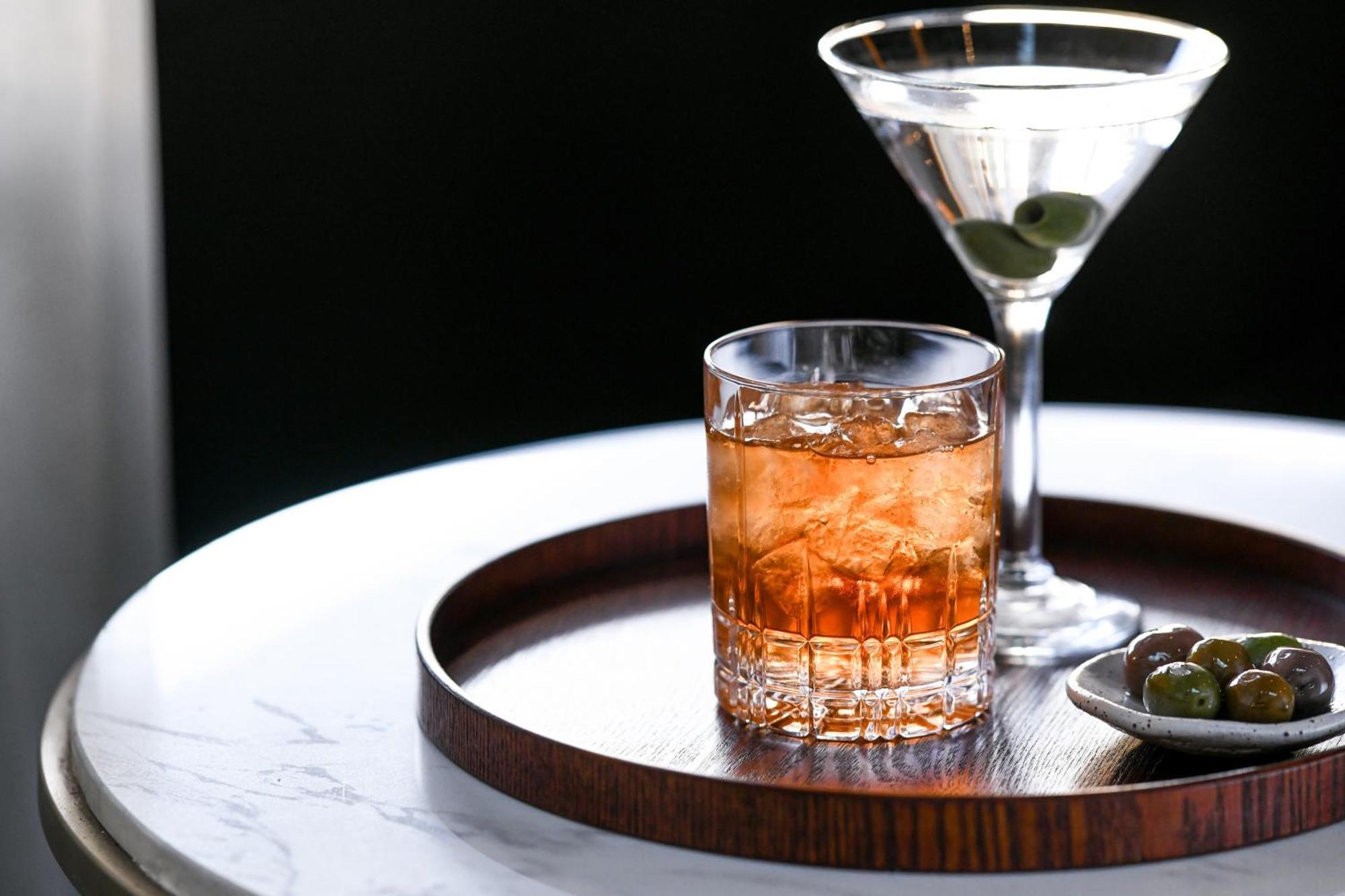Powerhouse Hotel Tamworth By Rydges Luaran gambar A martini and Old Fashioned