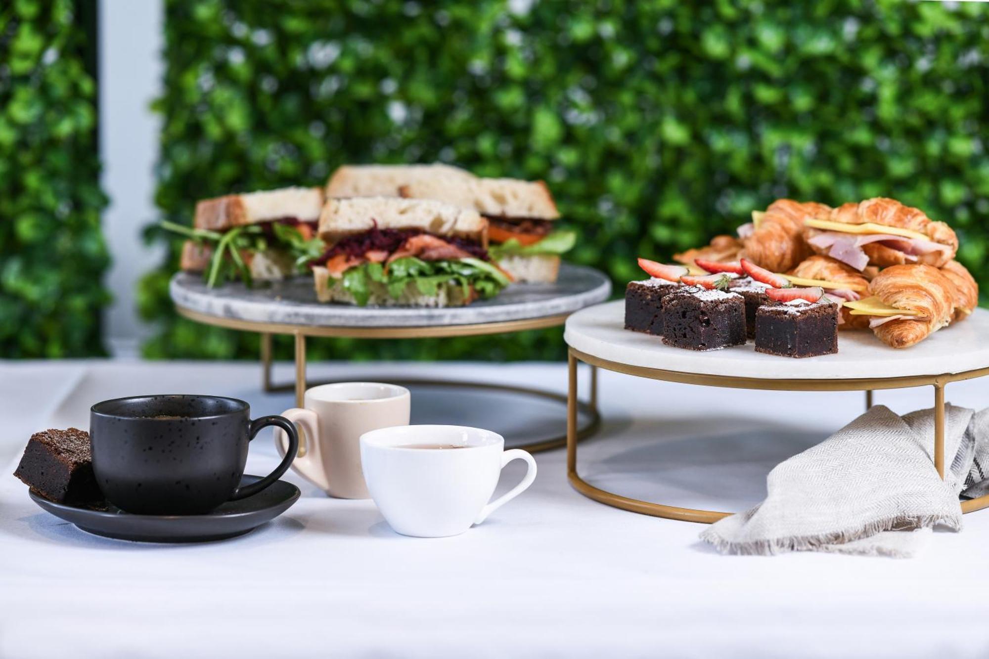 Powerhouse Hotel Tamworth By Rydges Luaran gambar A selection of afternoon tea items